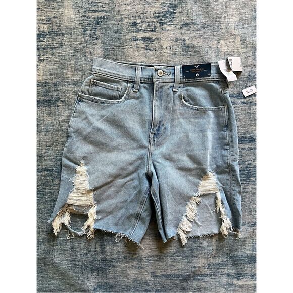 NWT! Hollister Light Wash Distressed Ultra High Rise Dad Shorts 7" Size 26" - Picture 1 of 7
